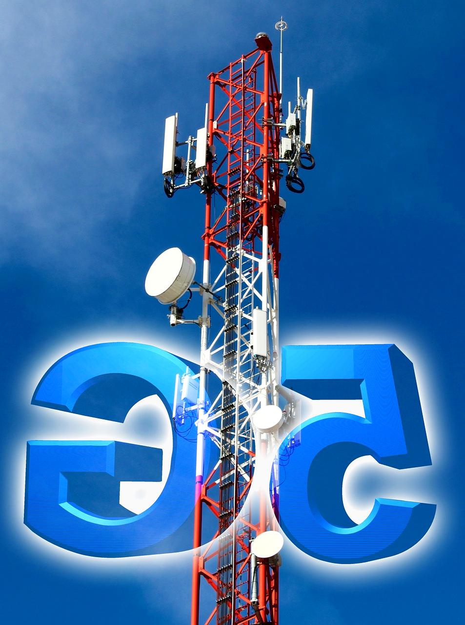 A city skyline with visible 5G cell towers representing Verizon network coverage